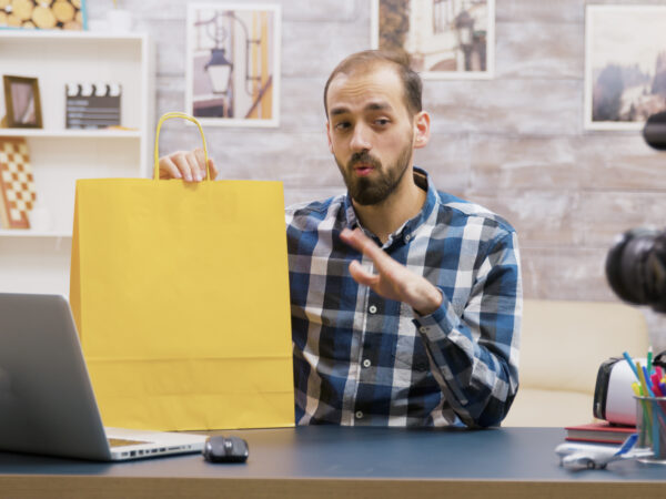 How to Run a Product Demo That Actually Closes Deals